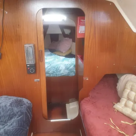 Sailboat Yacht Libertad ספינת מלון אמסטרדם